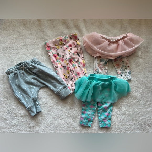 Carter's Pants Bundle (NB - 3 mos. ) - Picture 6 of 6